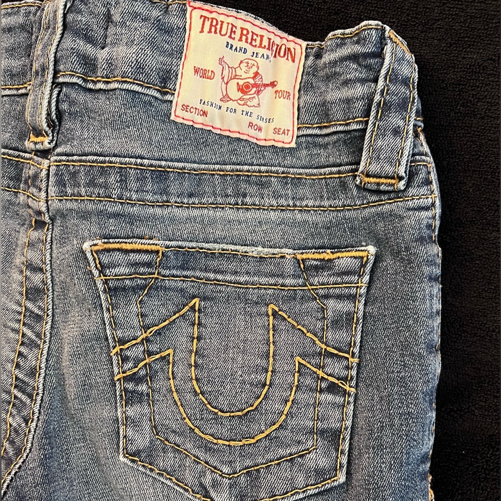 True Religion Blue Denim Kids RILEY SHORT
Mid Rise Bermuda Shorts - Picture 6 of 8